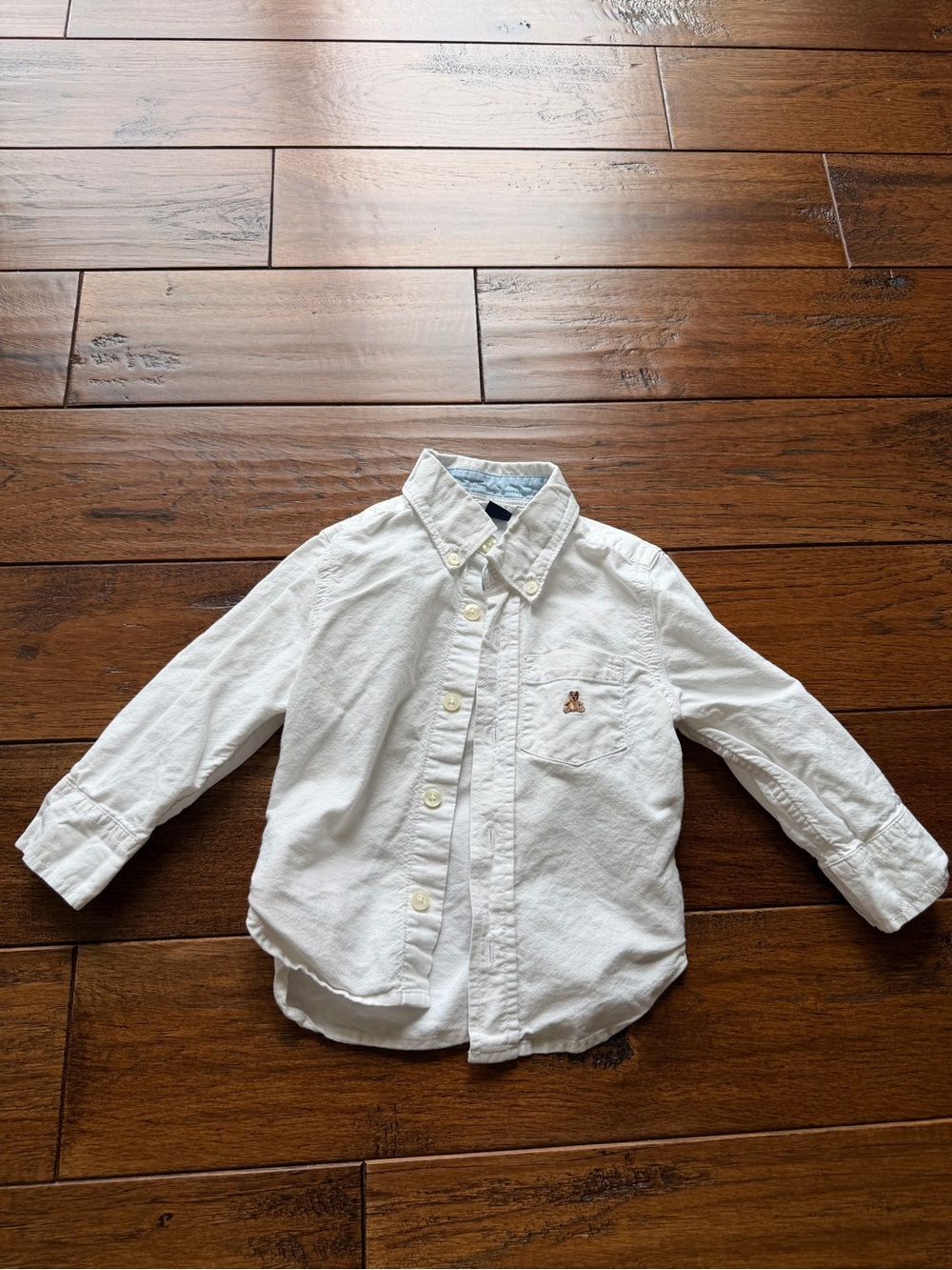 GAP White Long-Sleeve Button-Down Shirt with Embroidered Pocket